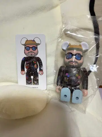 베어브릭 시리즈 50 시크릿 미스터 브레인 워시