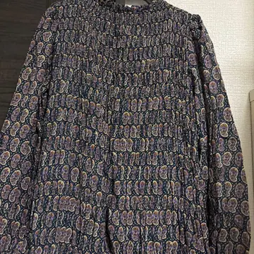 솔레이야드 토우모 롤랜드의 셔링 원피스