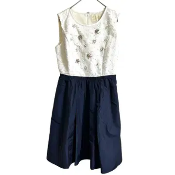 Chesty [ M ] 비쥬 레이스 도킹 원피스 네이비 x 화이트