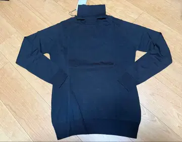 존스메들리 JOHN SMEDLEY 터틀넥 스웨터