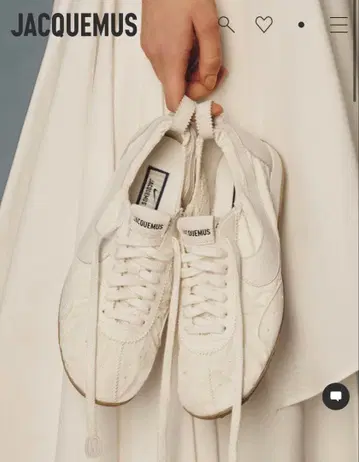 JACQUEMUS 화이트 스니커즈