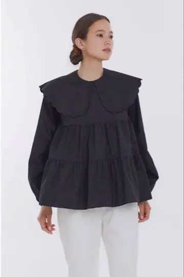 yori 블랙 스캘럽 롱 슬리브 블라우스