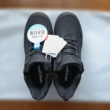 CEDAR CREST 블랙 스니커즈 23.5cm