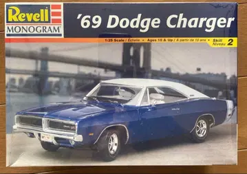 Revell Monogram '69 Dodge Charger 1/25