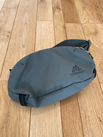 GREGORY 바디백 스위스 그린
