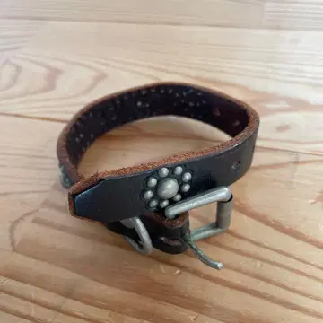 가죽 블랙 스터드 팔찌 빅팀 HTC 콜라보