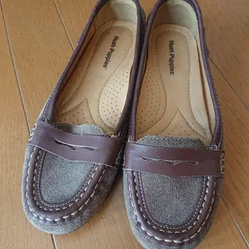 Hush Puppies 그레이 스웨이드 모카신 로퍼