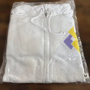 이에이리 레오 후드티