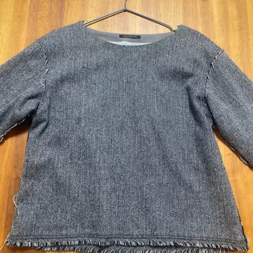 헤링본 무늬 프린지 긴팔 니트