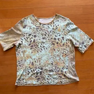 이타리야 13호 티셔츠 애니멀 무늬 표범 큐빅