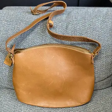 TIDEWAY 가죽 카멜 숄더백