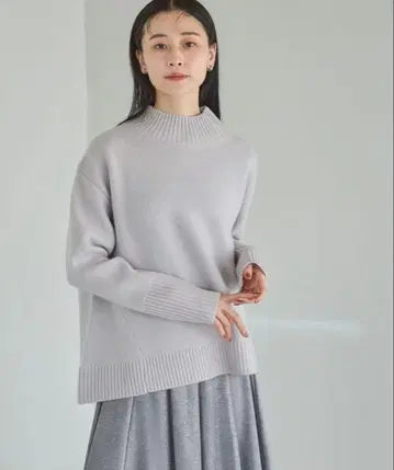 캐시미어 네이비 오프 터틀 니트