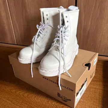 닥터마틴 1460MONO 올 화이트 UK4