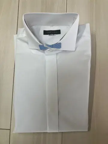 GENTRIND 화이트 포멀 셔츠 M 사이즈
