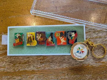 코카콜라 나가노 올림픽 핀 배지, 키링 세트