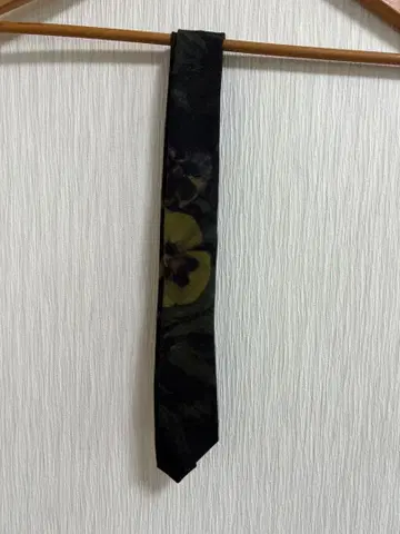 LAD MUSICIAN PANSY TIE