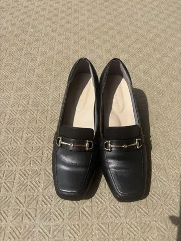 오리엔탈 트래픽 블랙 로퍼 펌프스