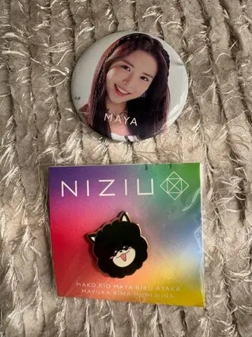 NIZIU MAYA 캔뱃지 & 핀 배지 세트
