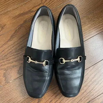 오리엔탈 트래픽 점프 가능한 펌프스 블랙