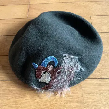 CA4LA 카시라 베레모 그린 자수 염소