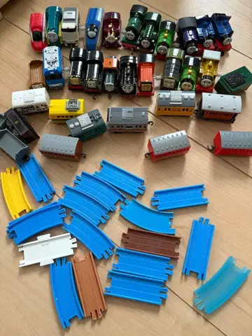 프라레일 캡슐 차량과 레일 세트