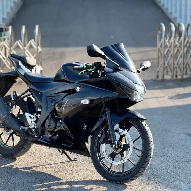 스즈키 gsx-r 125cc 19년식 3만키로 깔끔한차량 판매합니다