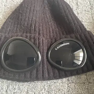 C.P. COMPANY 고글 니트 모자 블랙 UNI