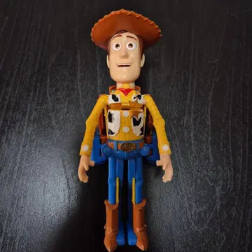 우디 변형 차량 피규어