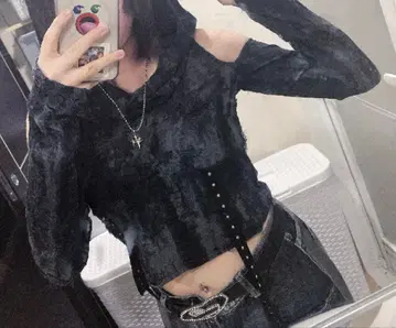 y2k 갸루 그런지 서브컬쳐 데미지 가공 후드 부착 오프숄더 블랙 상의