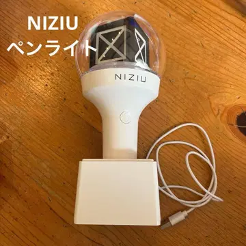 NIZIU LED 응원봉 스탠드 포함