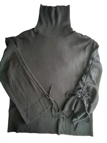 Mila Owen 블랙 터틀넥 스웨터 M