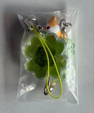 산리오 클로버 스트랩 마쉬멜로우처럼 폭신폭신한 냥코