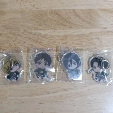 [ 새상품,미사용 ] 진격의 거인 아크릴 키링 4개 세트