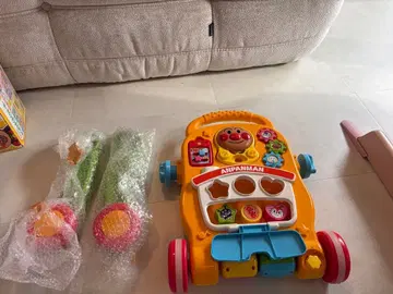 호빵맨 욕심쟁이 스쿠스쿠 워커