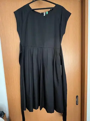 유나이티드 애로우즈 블랙 원피스