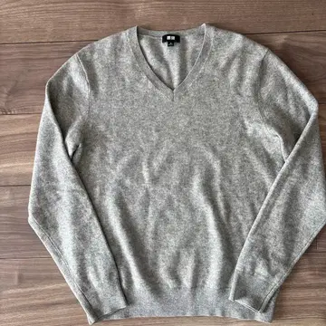 유니클로 그레이 V넥 스웨터 캐시미어 100%