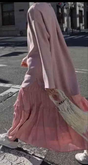 MACHATT 마챗 라운드 헴 풀오버