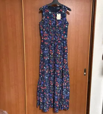 새상품 sophila 소피라 꽃무늬 슬리브리스 롱 원피스 M 사이즈