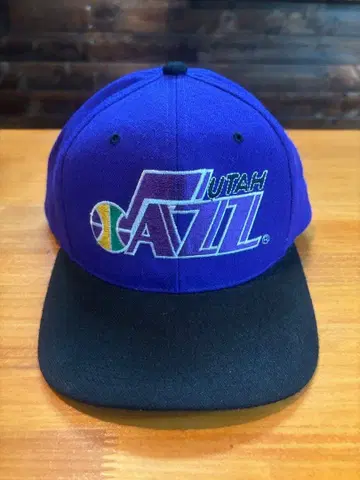 유타 재즈 스냅백 울 캡 보라색 블랙