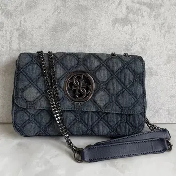 GUESS 다크 데님 숄더백