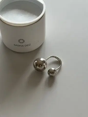 SASKIA DIEZ SLING ring No1