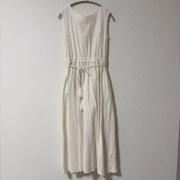 새상품급 DouDou 아이보리 슬리브리스 롱 원피스