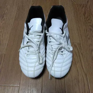 미즈노 축구화 스파이크 화이트