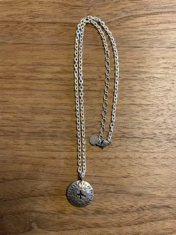 GARNI 실버 엠블럼 목걸이