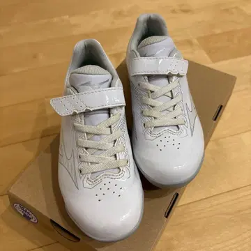 미즈노 화이트 스파이크 슈즈 19cm