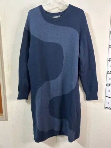 마리메꼬 유니클로 원피스 울 긴팔 네이비 니트 무릎 기장