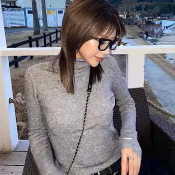 DIANTE 그레이 터틀넥 스웨터 긴팔