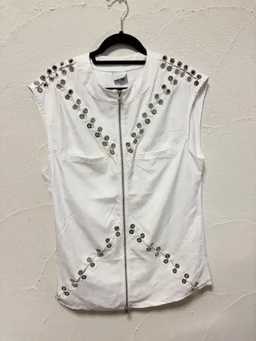 IKUMI PIERCED ZIP BEST