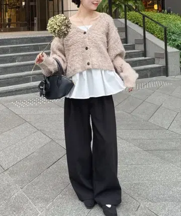 hinari 샤기 숏 니트 가디건 베이지