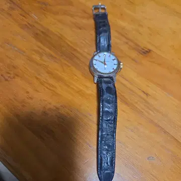 클래식 손목시계 화이트 다이얼 가죽 벨트